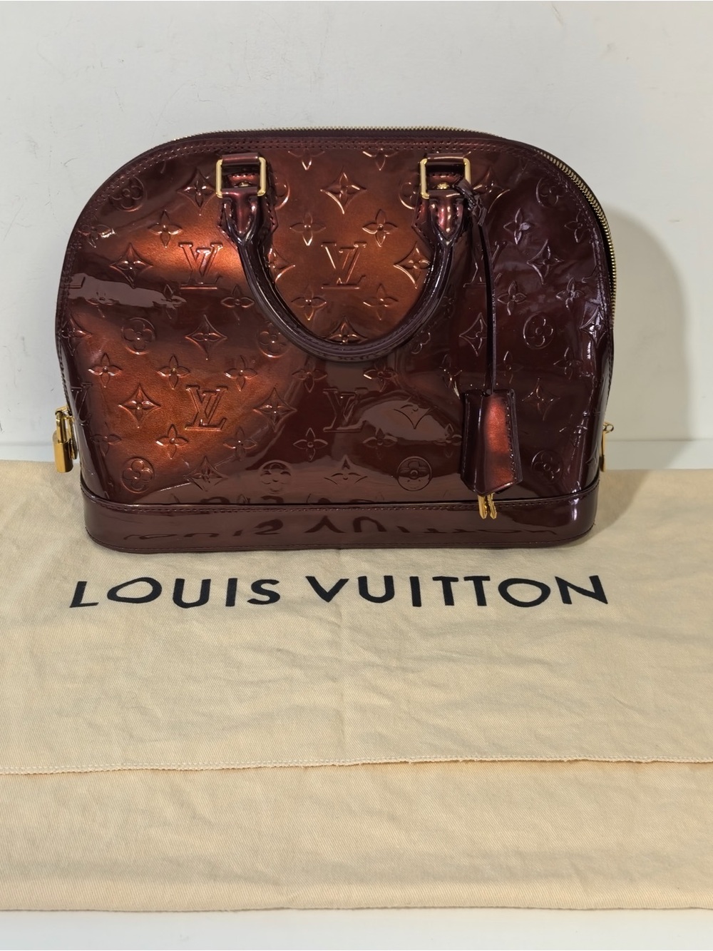 Pre-Owned Louis Vuitton Alma PM Burgundy Vernis Leather Handbag